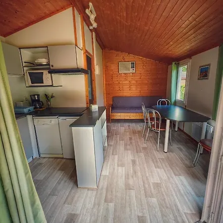Le Clos Du Moulin Camping 3*